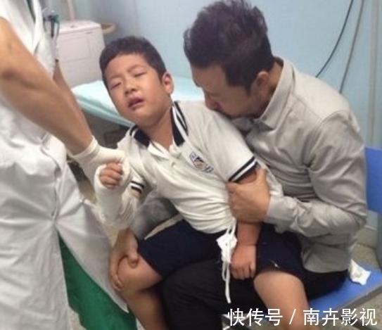 爸爸去哪儿|还记得《爸爸去哪儿》的石头吗?近照令人意外,14岁身高已超180