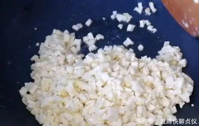 白菜|包饺子别放肉和鸡蛋了,用它做馅料,比肉饺子还香,营养还补钙
