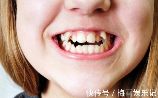 家长|宝宝几个月会翻身和长牙,很多妈妈做错,耽误宝宝发育