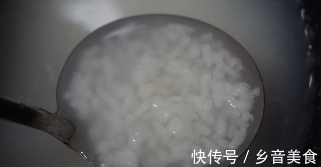皮蛋瘦肉粥|暖心又暖胃的皮蛋瘦肉粥，简易做法来了，快来围观吧！