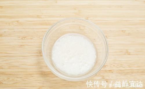 枸杞|杏仁燕麦粥浓香顺滑,充满了杏仁香气让人沉醉,喝上一口很满足