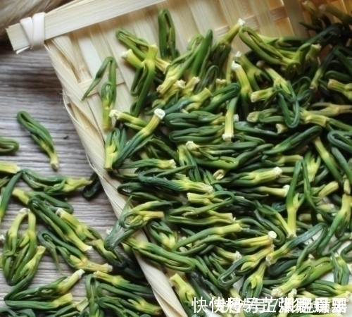 泡水|晚上翻来覆去睡不着?不妨用此物泡水喝,告别失眠,安稳一整晚!