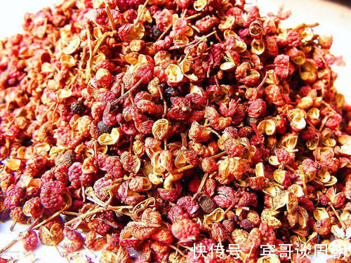 花椒泡泡脚|一把花椒八味药,没事“逮着用”,不仅湿气没了,白发也不告而别