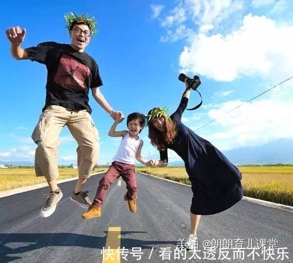 陪伴|优秀的孩子,都是父母“陪”出来的,但请避开这3个错误的方式