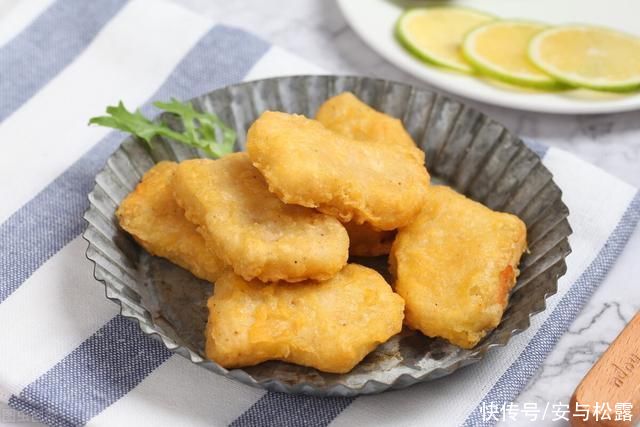 黑胡椒|不输给炸鸡店的上校鸡块，周末宅家自己做美食，非油炸不用怕长肉