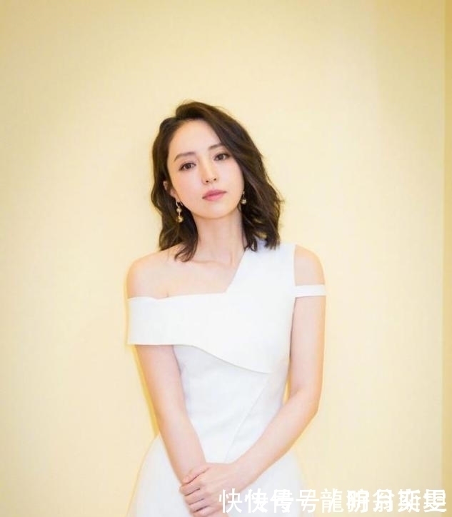 女人头发别瞎剪，今秋选这3款“发型”就对了，时髦显脸小