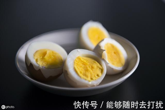 不饱和脂肪酸|不想得老年痴呆,请改掉4个饮食习惯,补充3种营养,保护大脑健康