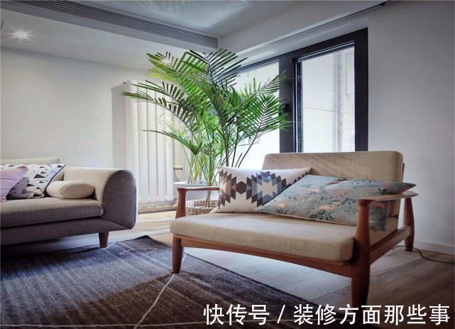 舒适|72平日式原木风二居室,电视墙看起来也很简洁大气