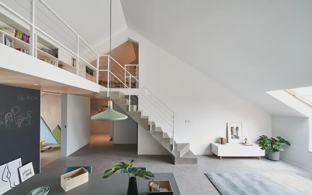 装修设计|夫妇买了116㎡顶楼,当初只是想安静些,却成了装修效仿的对象