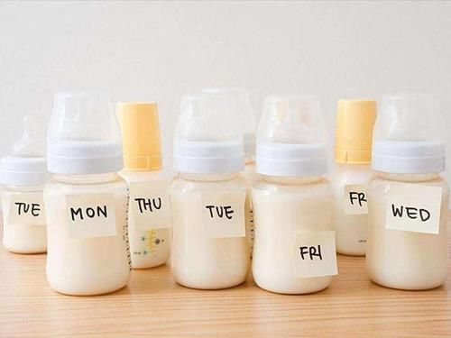 在给宝宝选奶粉的时候大家都是怎么选的?选择的时候要看什么呢?