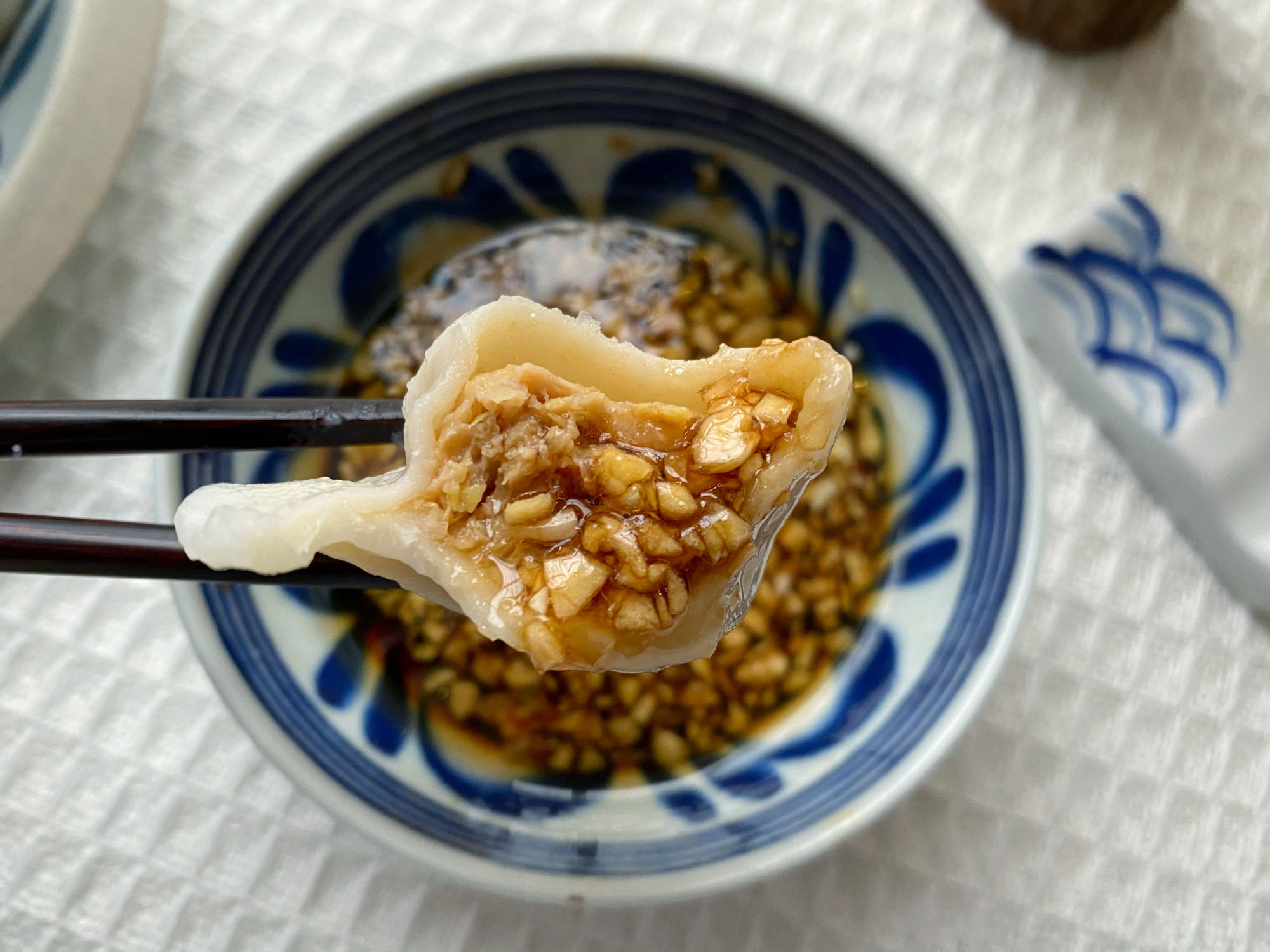  鲜嫩|白菜包饺子要不要焯水？传统老做法告诉你这样做，鲜嫩多汁营养高