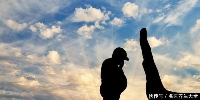 过度肥胖|宝宝一直跟奶奶生活,妈妈“强行”接走,半年后宝宝大变样!