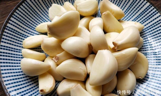 发芽|大蒜买多了容易碎三招,不枯萎,不发芽,放一年新鲜