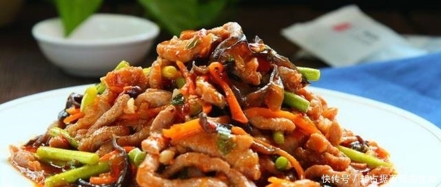 炒肉丝时,牢记不要直接下锅炒,教您一招,肉丝又嫩又香又入味
