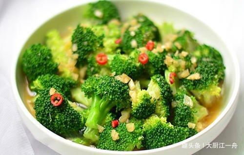 原来西兰花里真的有虫卵，菜农教你这样做，脏东西自动跑出来