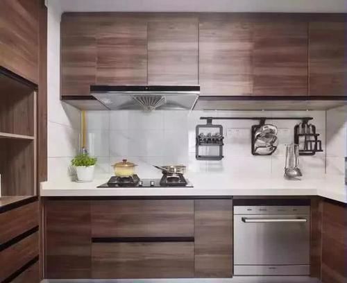 白色谷仓门|88㎡小蜗居!装出三室两厅的效果,衣帽间阳台真棒