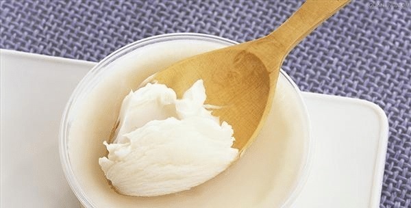 积食|2种调料“悄悄偷走”娃身高,积食发育难,很多家长还在喂