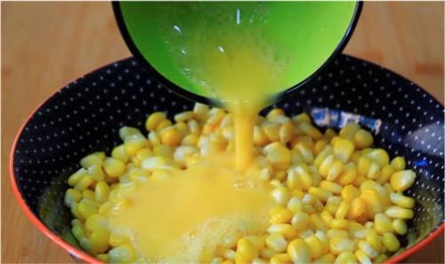 烙饼别总是用面粉，加这2种食材，柔软好吃不发硬，上桌就抢光