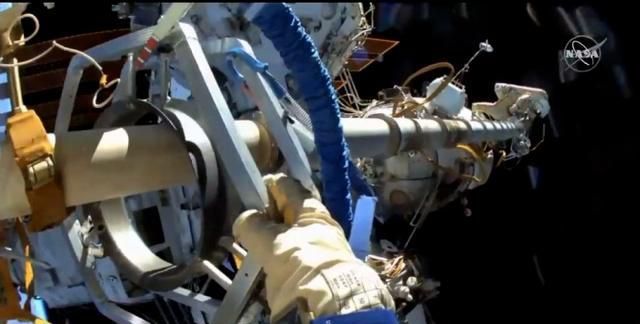 ufo 俄计划撤离国际空间站?7小时的太空行走,拆解老旧的Pirs模块