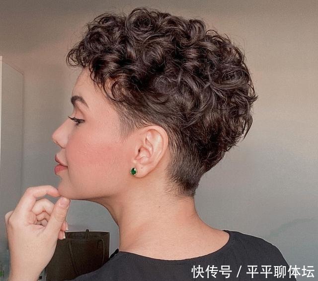 女人|女人过了40岁发型别乱剪,不如试试这12款,无论长短都很美