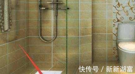 小户型|头一次见有人将蹲便器装在淋浴房,实用又省空间,不得不夸聪明