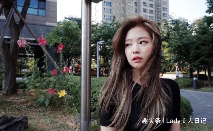 挂耳染|新晋挂耳染太美了,时髦精还喜欢这4款染发款,抓眼球还是女团风