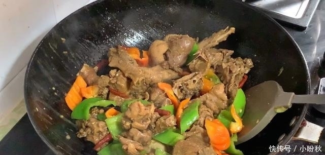 寒冬腊月此肉再贵也要吃,一整年不咳嗽,比牛羊肉还滋补,香极了