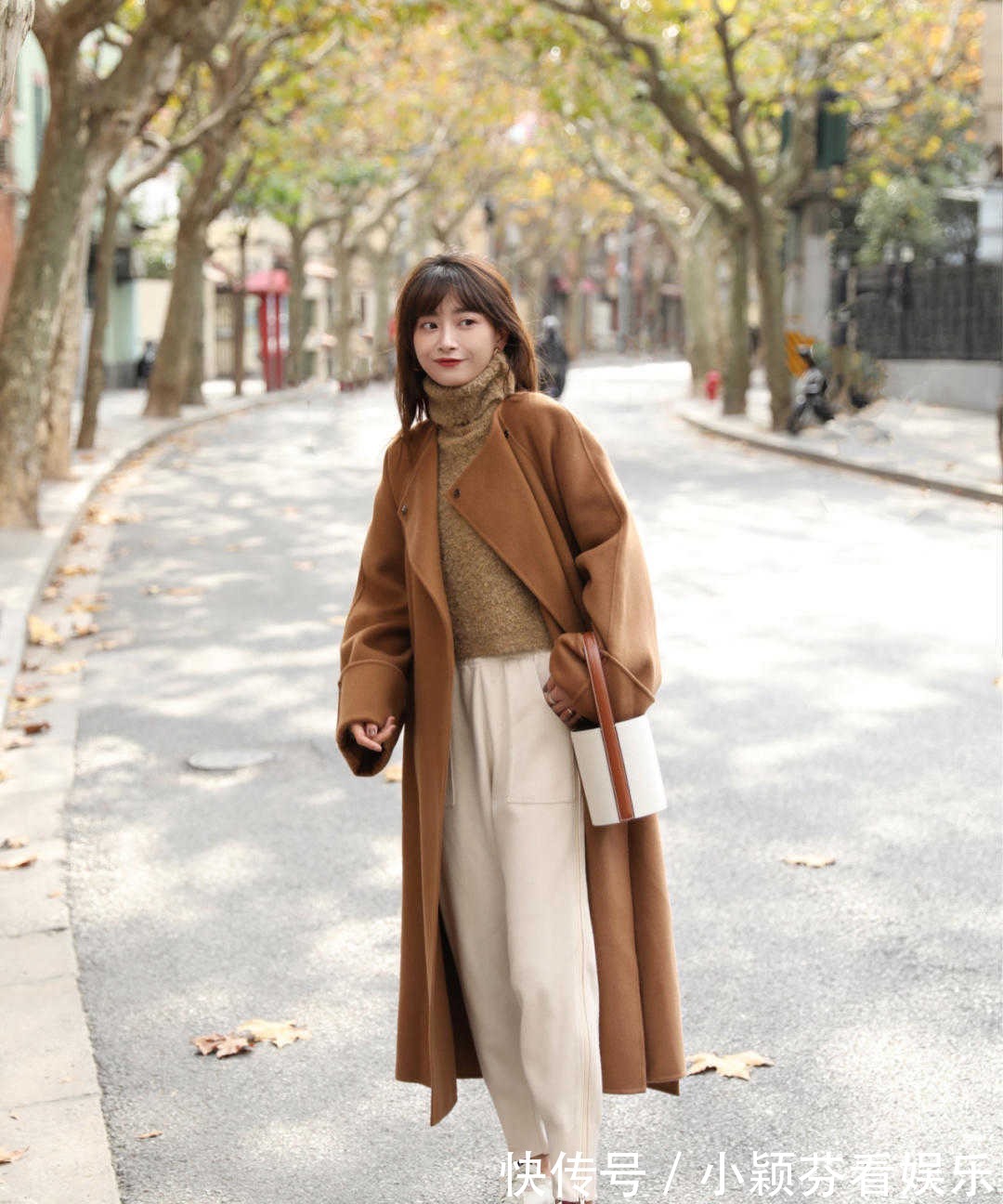 穿搭 女生秋冬穿风衣时，不管高矮，搭配这5双鞋子，照着穿都很高级