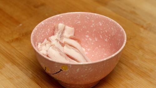 白菜炖豆腐怎样做才好吃？大厨教你3个小窍门，出锅连汤汁都不剩