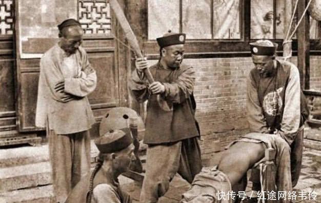 美的|晚清老照片：被洋人搂在怀里的青楼女子，图4简直美的不可方物