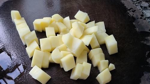 天冷就爱吃这道肥牛土豆煲，简单美味的家常菜，太香了