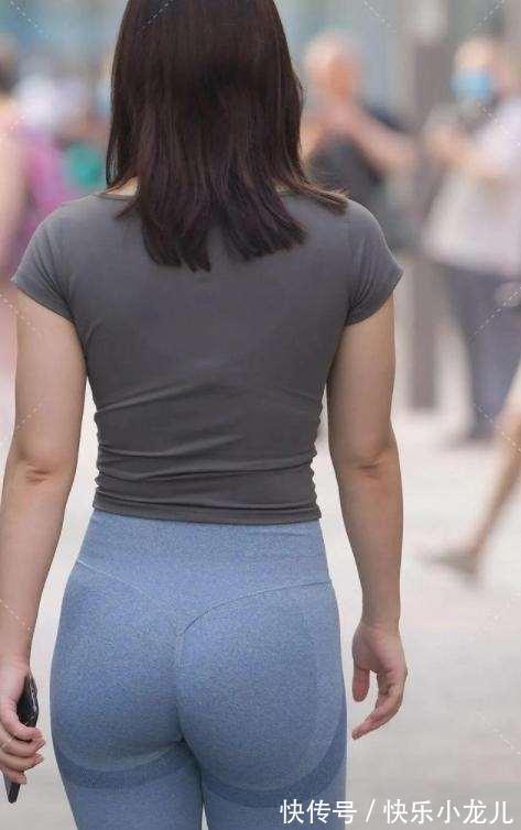 修身 潮流修身的打底裤展现出完美的身形,穿出风情与气质,还显气质