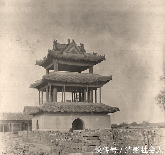 拆除|八国联军侵华之后，学生考场被拆除，慈禧太后带着爱犬拍照！