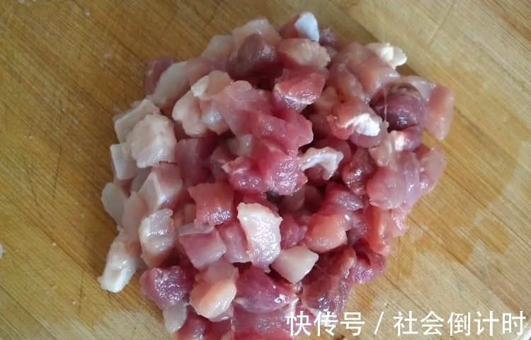 解馋|入秋后，遇到此菜别手软，维C是苹果的7倍，隔三差五吃一点特解馋