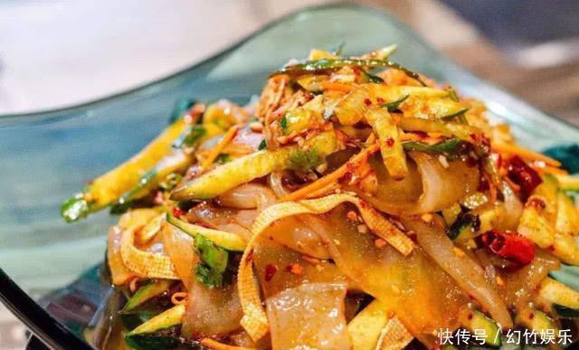 南方人第一次吃东北美食,反应“过于真实”,馋的像200斤胖子