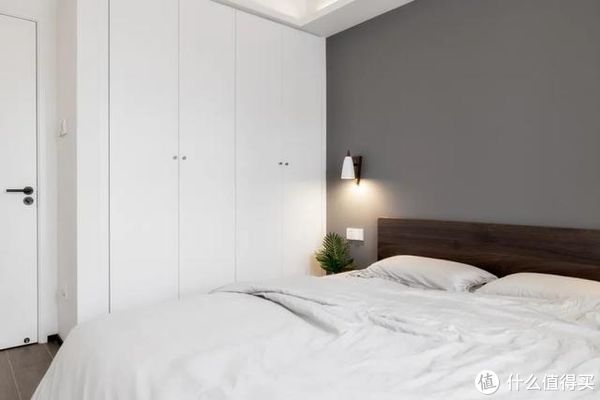 客厅|舍弃客厅,不买茶几!福建90后男主的家,因媲美图书馆而走红网络