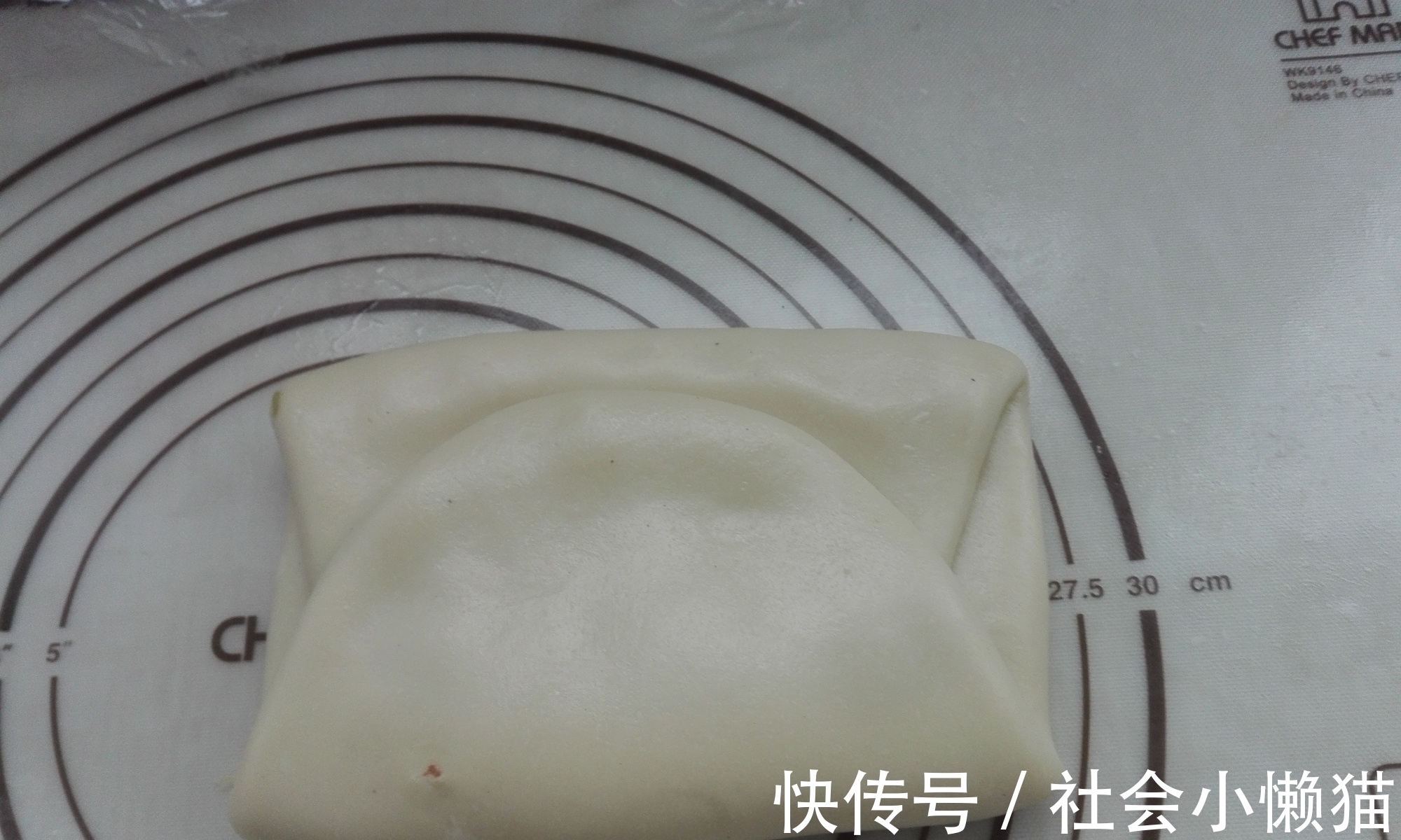 爱吃酥点快收藏，手一碰就掉渣，层次分明，放几天都酥香，别错过