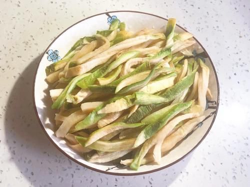 一到过年就爱囤这菜，和肉炒越嚼越香，消食开胃，独特风味谁都爱