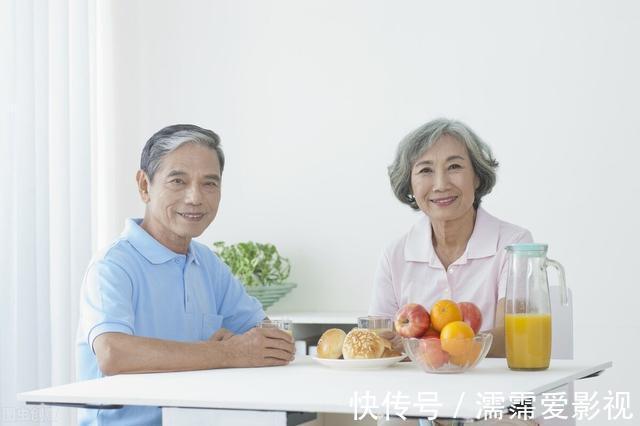饮食习惯|老年人的晚餐，多“讲究”不是坏事，做到这4点，营养好吸收
