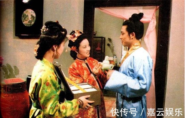 薛宝钗&红楼梦中,她的形象完美,曹雪芹把优秀女人良好品质都给了她