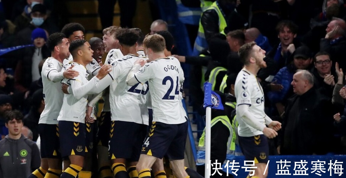 詹姆斯|1-1！英超争冠热门搞砸了，主场丢掉关键2分，曼城隔空收获好消息！