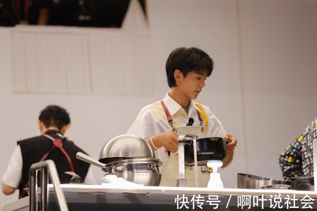 邻居|《中餐厅》收官家人宴,请邻居,请经纪人,请赞助方,节目实在吗