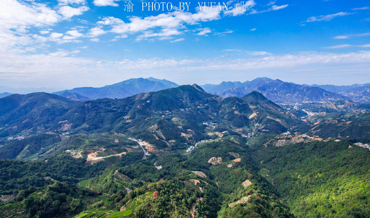 渝帆|藏在粤东大山里的世外桃源，形如山中半岛，村民因一片叶子而致富