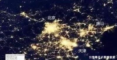 卫星 从卫星上看东亚的夜景，对比三个时期的中日韩三国差距