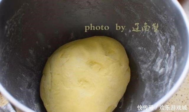 老妈蒸包子用这种面，吃起来甜丝丝的营养也高，包子店都买不到！