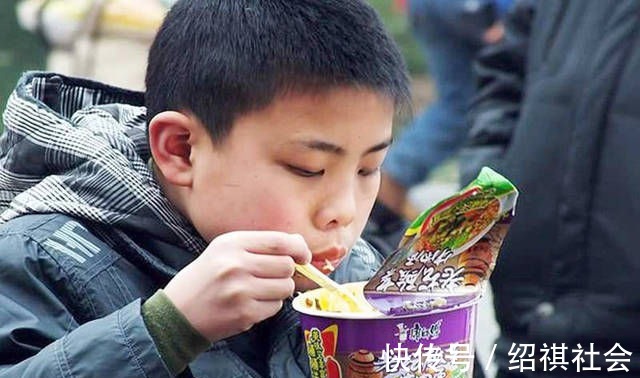 孩子|早餐是孩子能量获取源泉,很多妈妈“因懒坑娃”,现在改还来得及