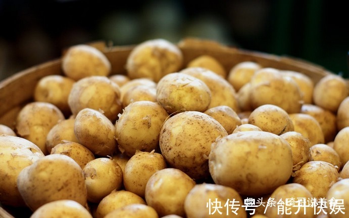 发芽|今天才知道,保存土豆这么简单,一年不发芽不变黑,学会试试吧
