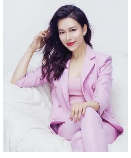 主持人|山東衛(wèi)視美女主持人：李毅