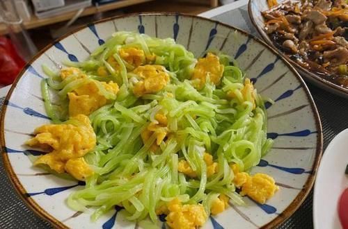 真正的“安神菜”就是它,每天炒一盘,失眠好了,一觉睡到天亮