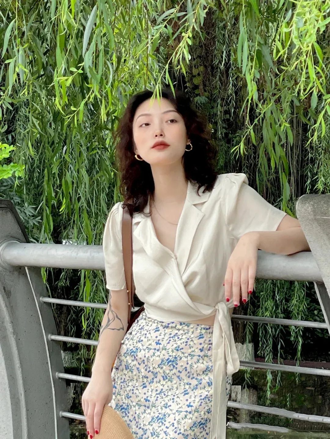 女生|胸大=艳俗?大胸女生该如何穿出高级感?